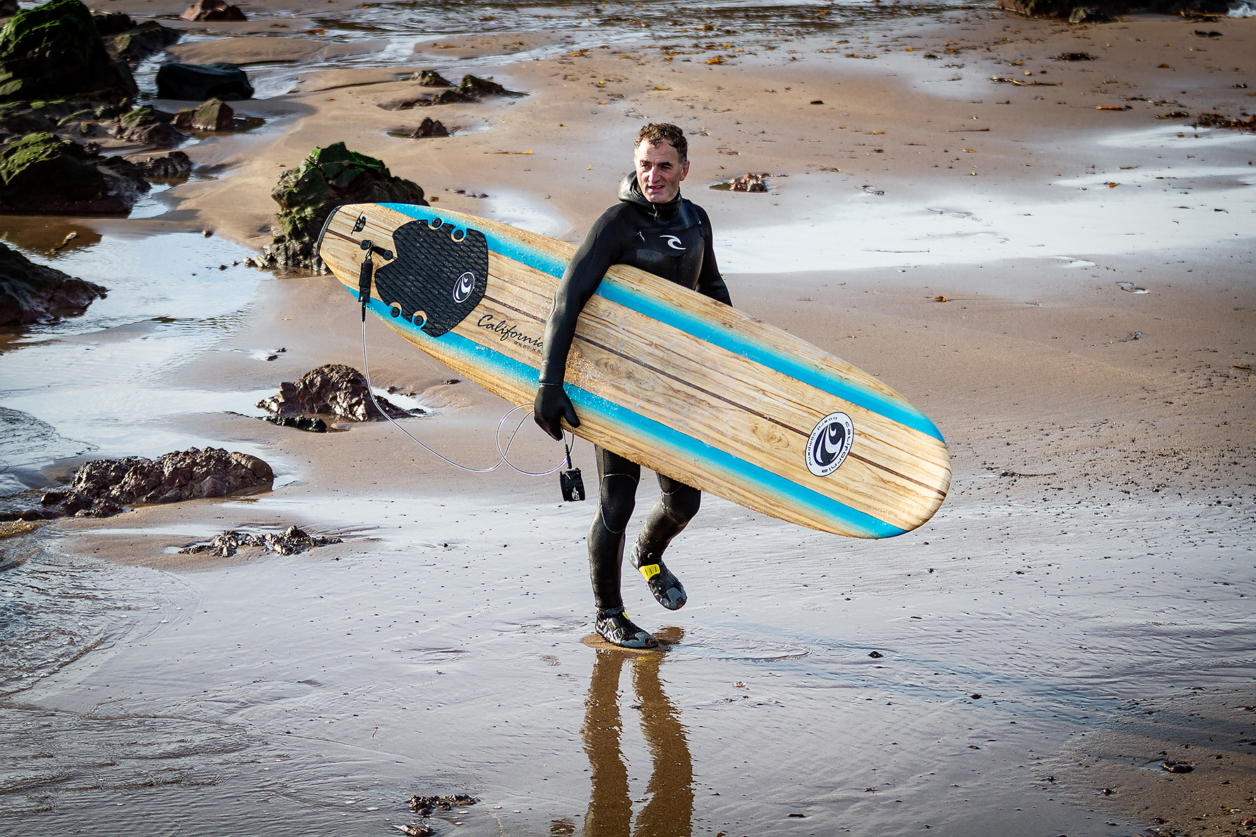 Lifestyle photography - surfing in Scotland